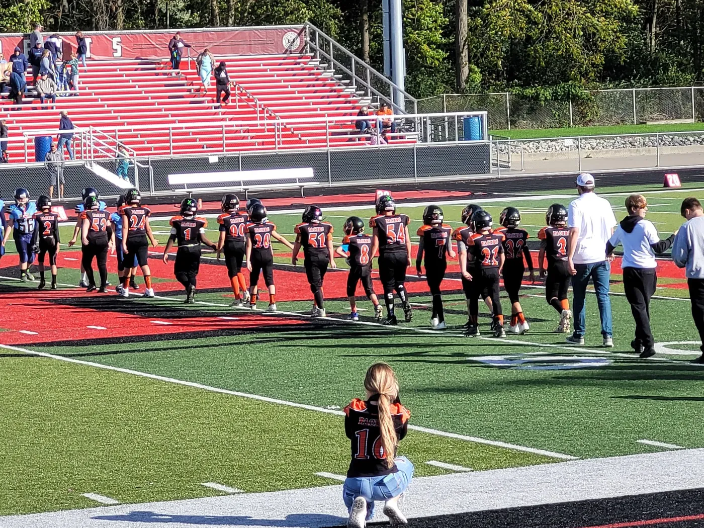 Delaware Jr Pacers team lined up on the field